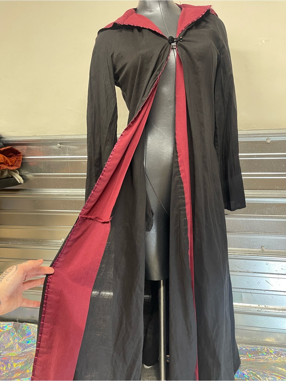 Vintage 1970s Gothic Hooded Cape Cloak Black Medieval Renaissance Fair Vampire - Picture 9 of 16